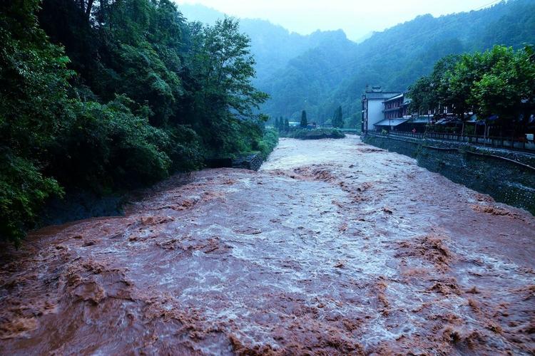 1749279810578454.jpeg 暴雨后河流.jpeg